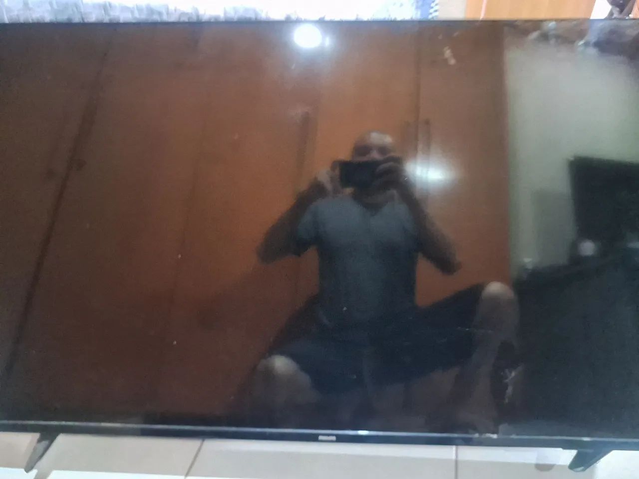 TV 50 POLEGADAS 4K COM DEFEITO NA TELA NÃO LIGA.. - Foto 4