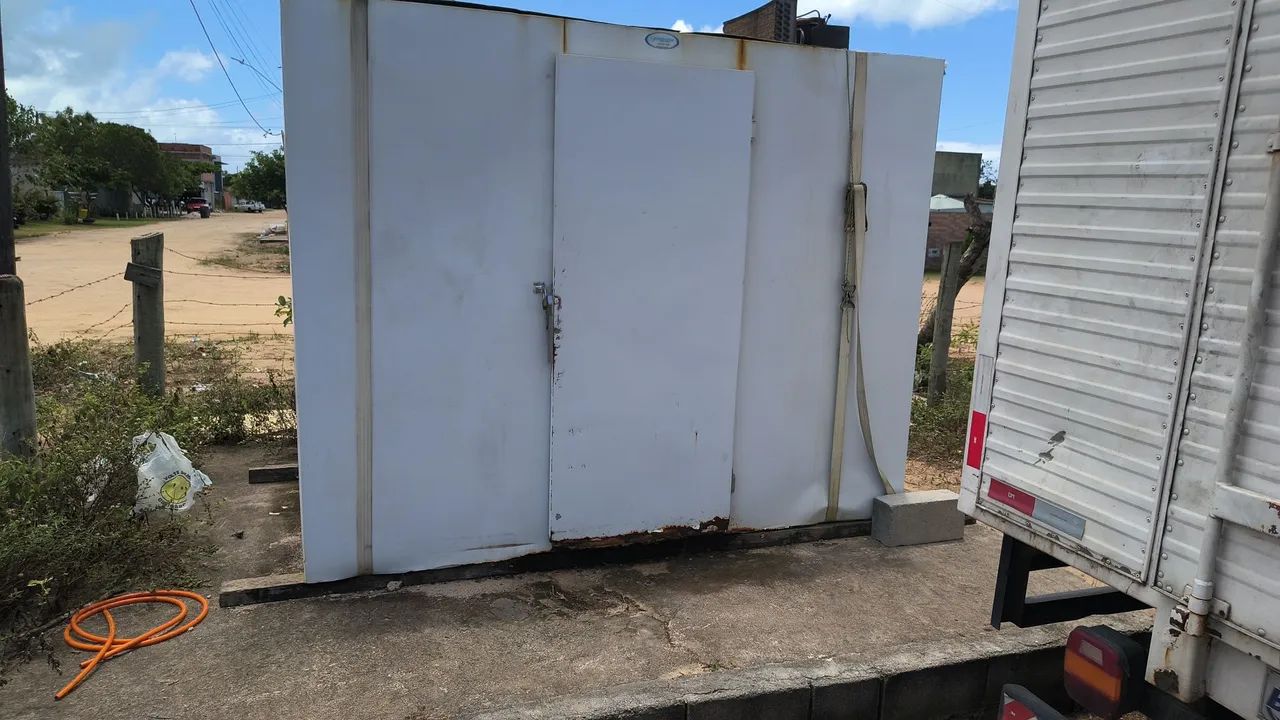 vendo freezer Alasca inox grande e 2 câmaras frigorífica  - Foto 4