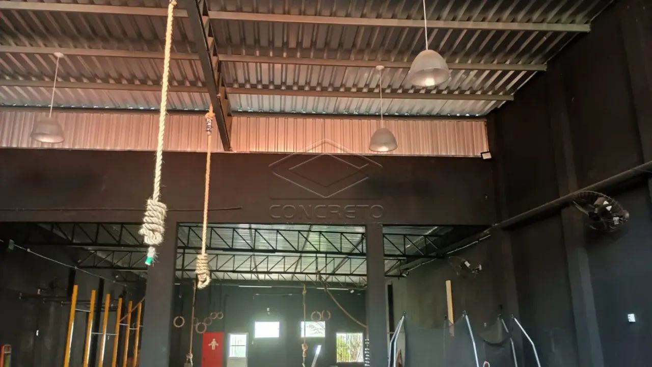 GALPÃO 300M² - PRÓXIMO AO CENTRO DA CIDADE - Foto 2