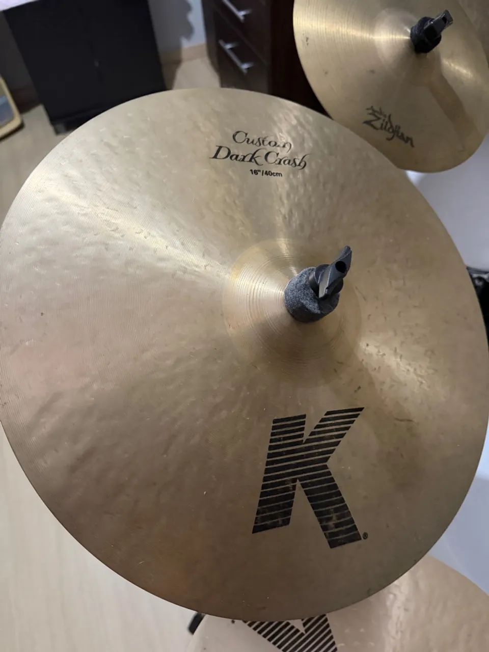 Prato Zildjian crash K dark custom 16 polegadas impecável 