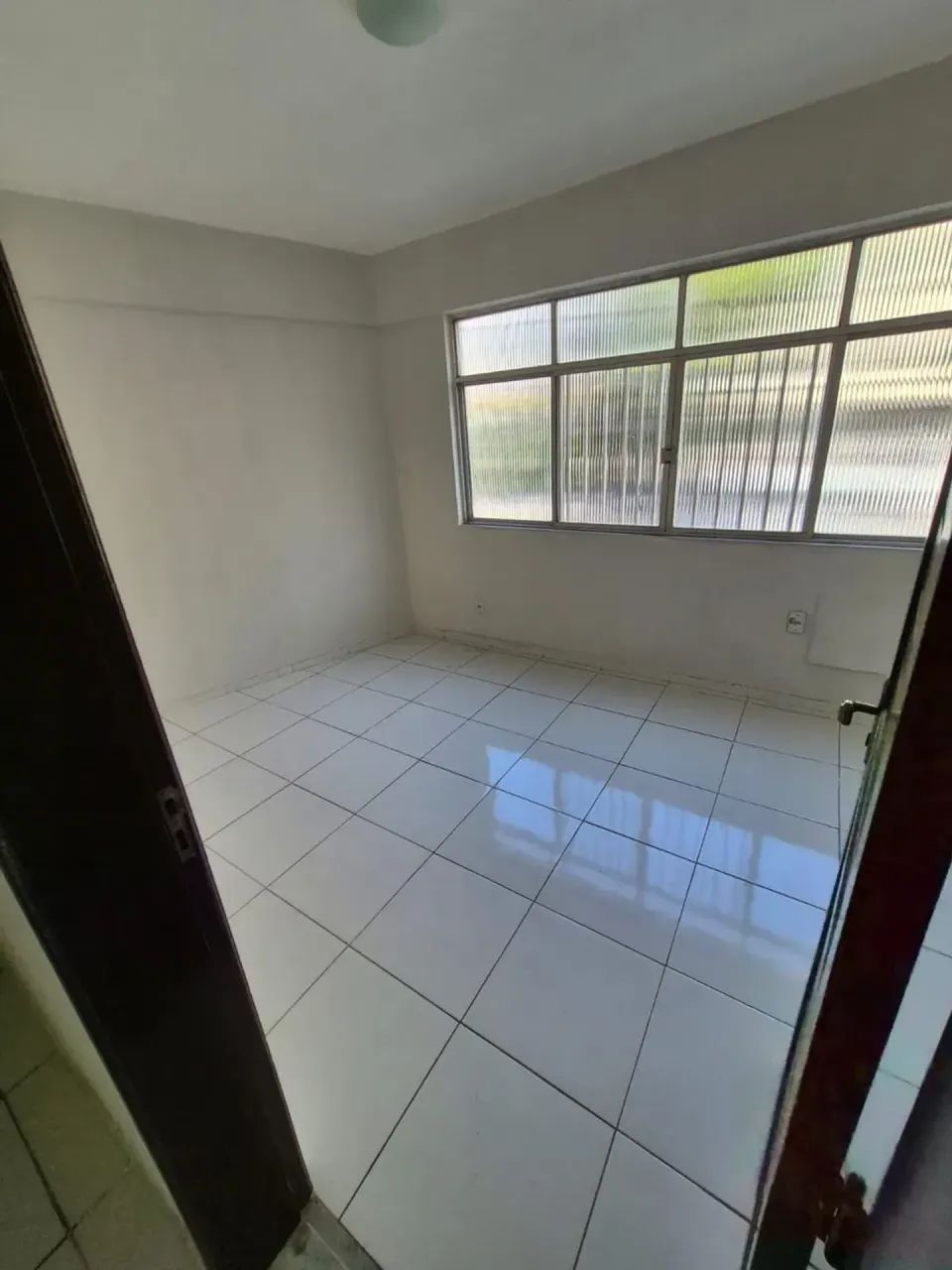 ED SANTA EMILIA - 4 QUARTOS , SENDO 2 SUITES - FATIMA - Foto 2