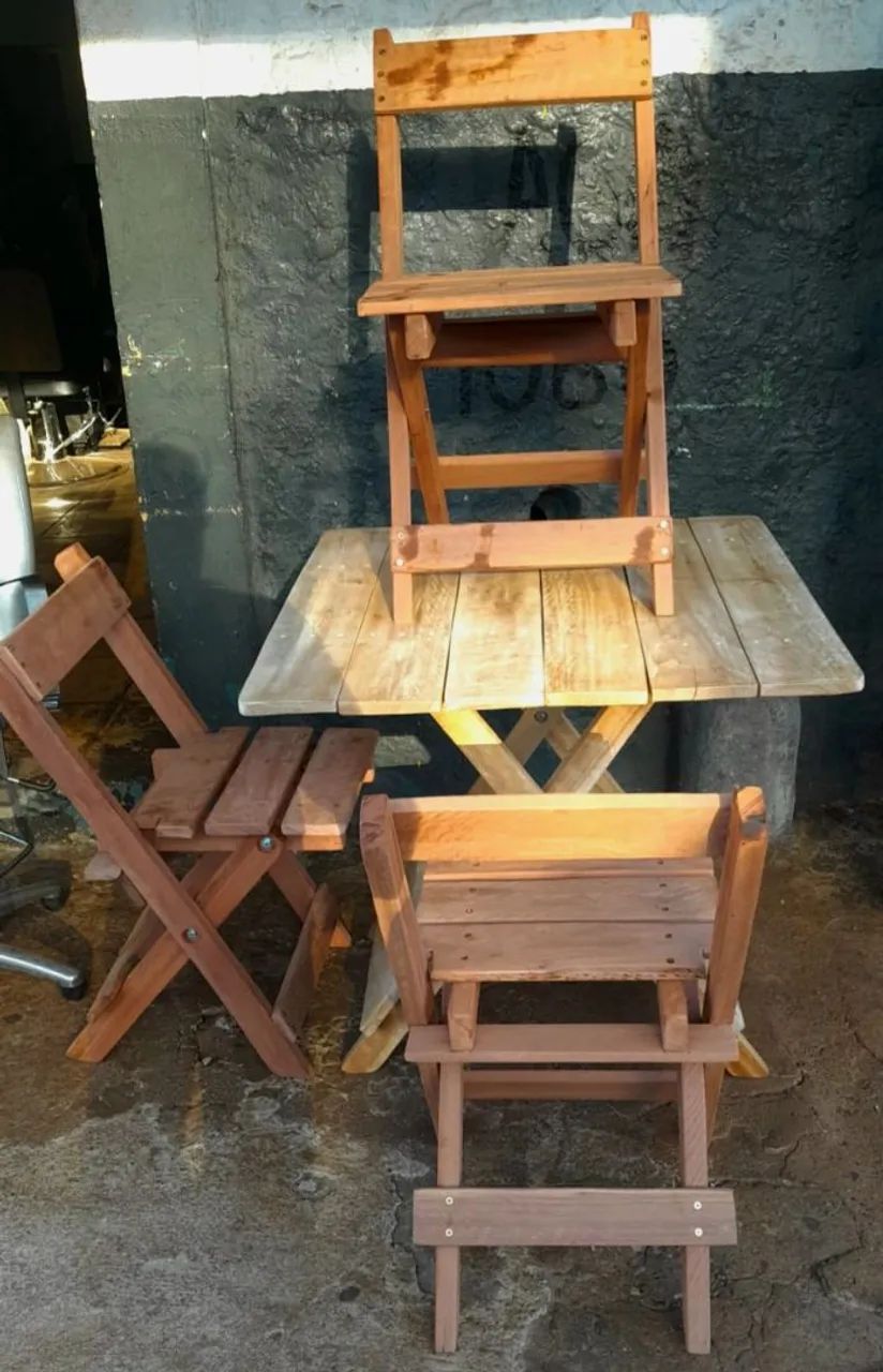 Mesa Dobrável (Madeira Maciça) 
