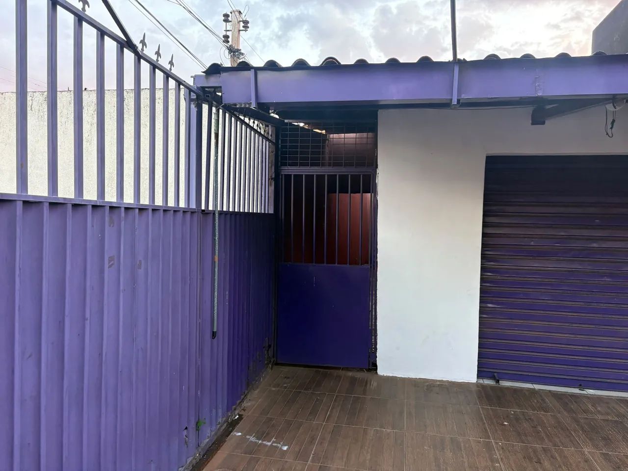 Vendo lote com  2 lojas e uma casa de fundos. - Foto 4