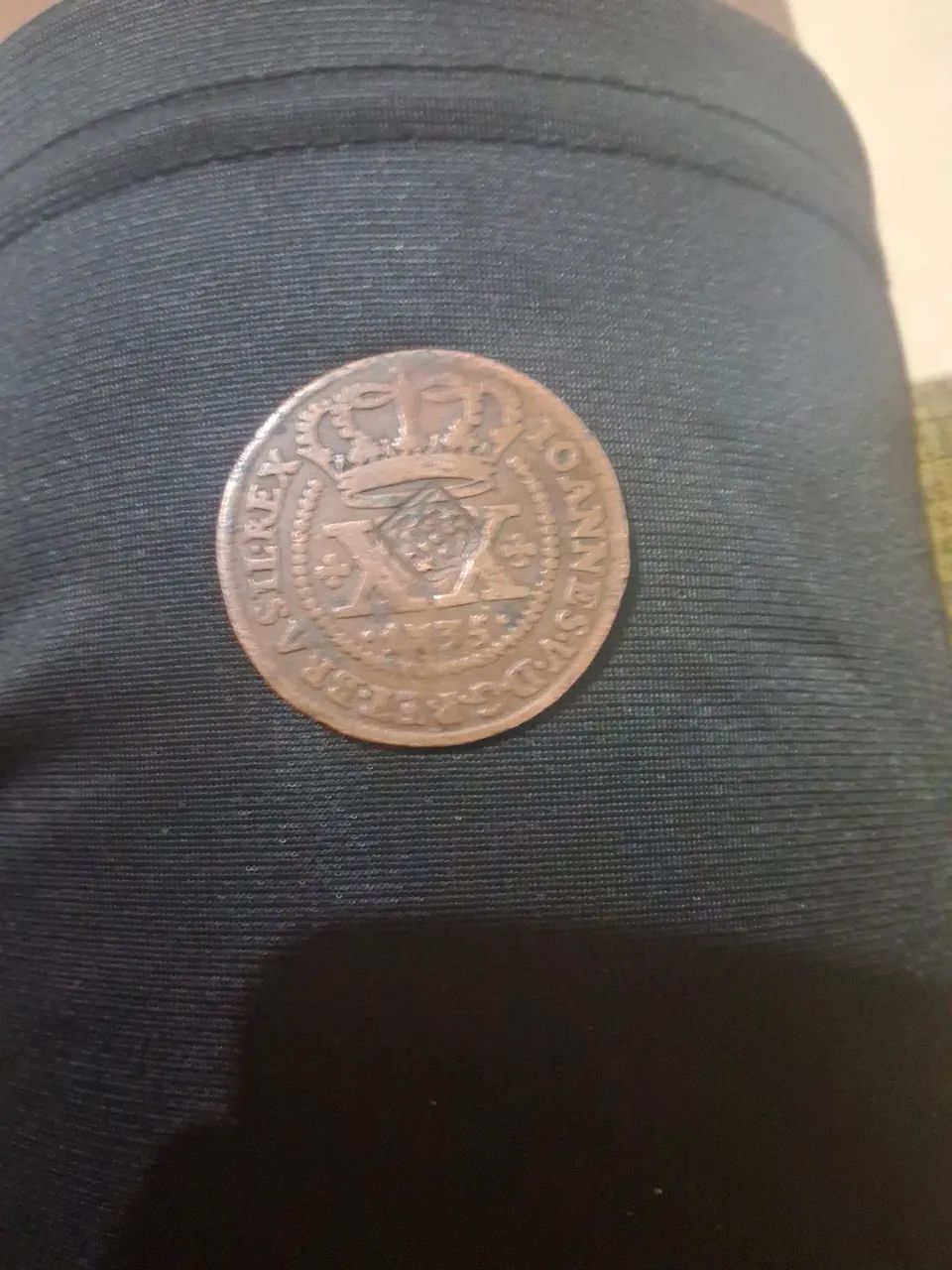 Moeda antiga em perfeito estado