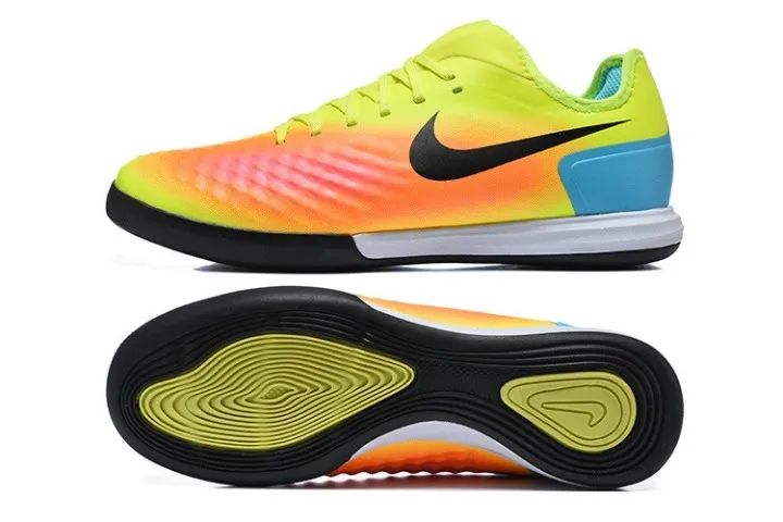 Chuteiras Nike Magista X Finale II para futsal com sola MD e sola