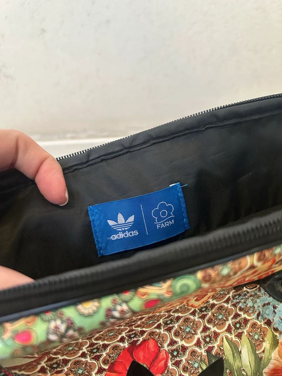 Bolsa Adidas e Farm - Foto 2