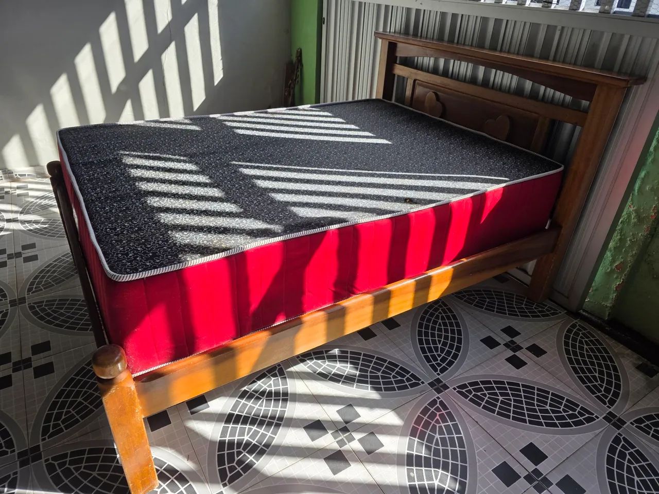 Cama de Madeira e Colchão - Foto 3