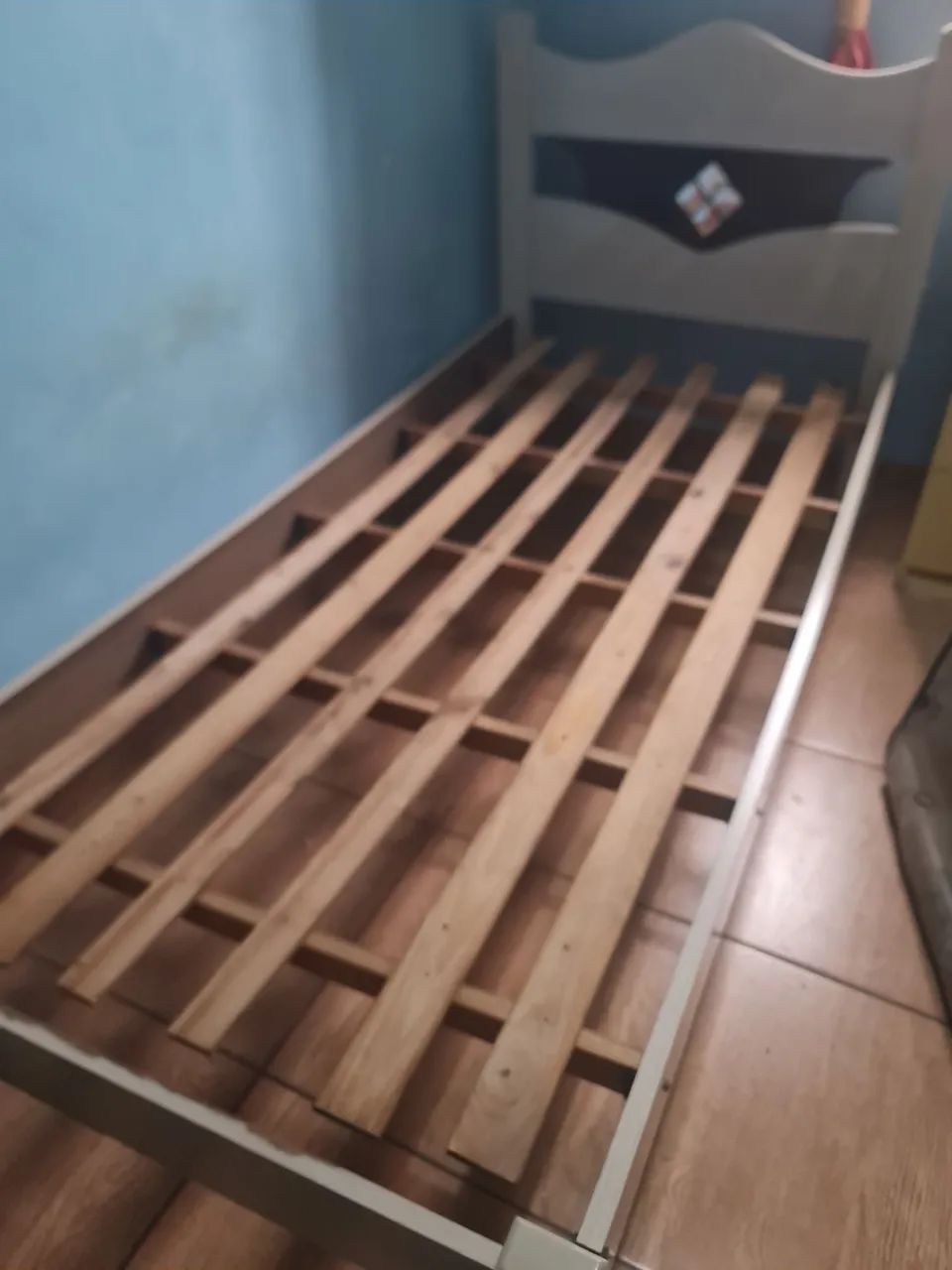 Cama solteiro sem colchão