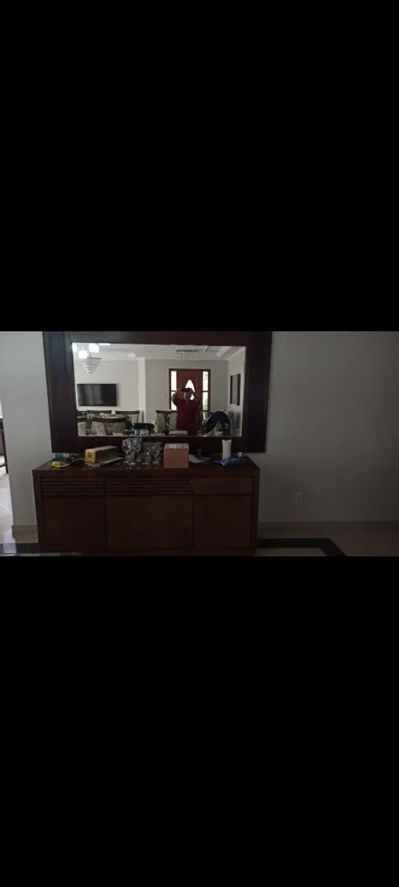 Espelho e aparador 