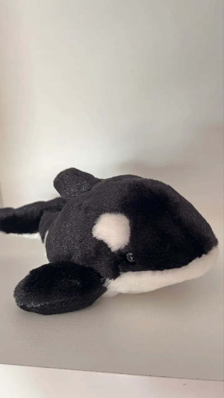 Baleia de pelúcia pequena