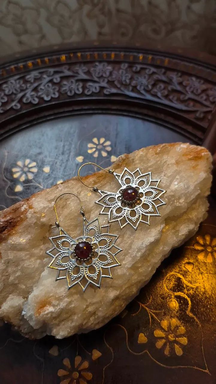Brincos Mandala com pedra Ametista em Prata 925