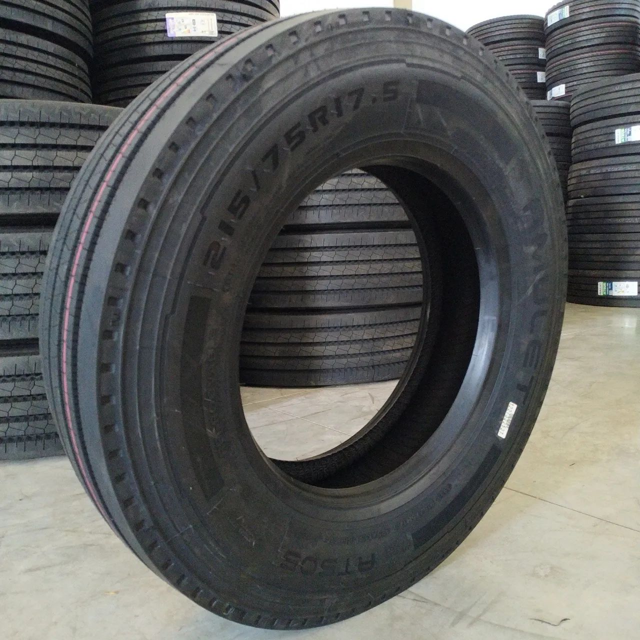PNEUS AMULET LISO 215/75R17.5 - Foto 2