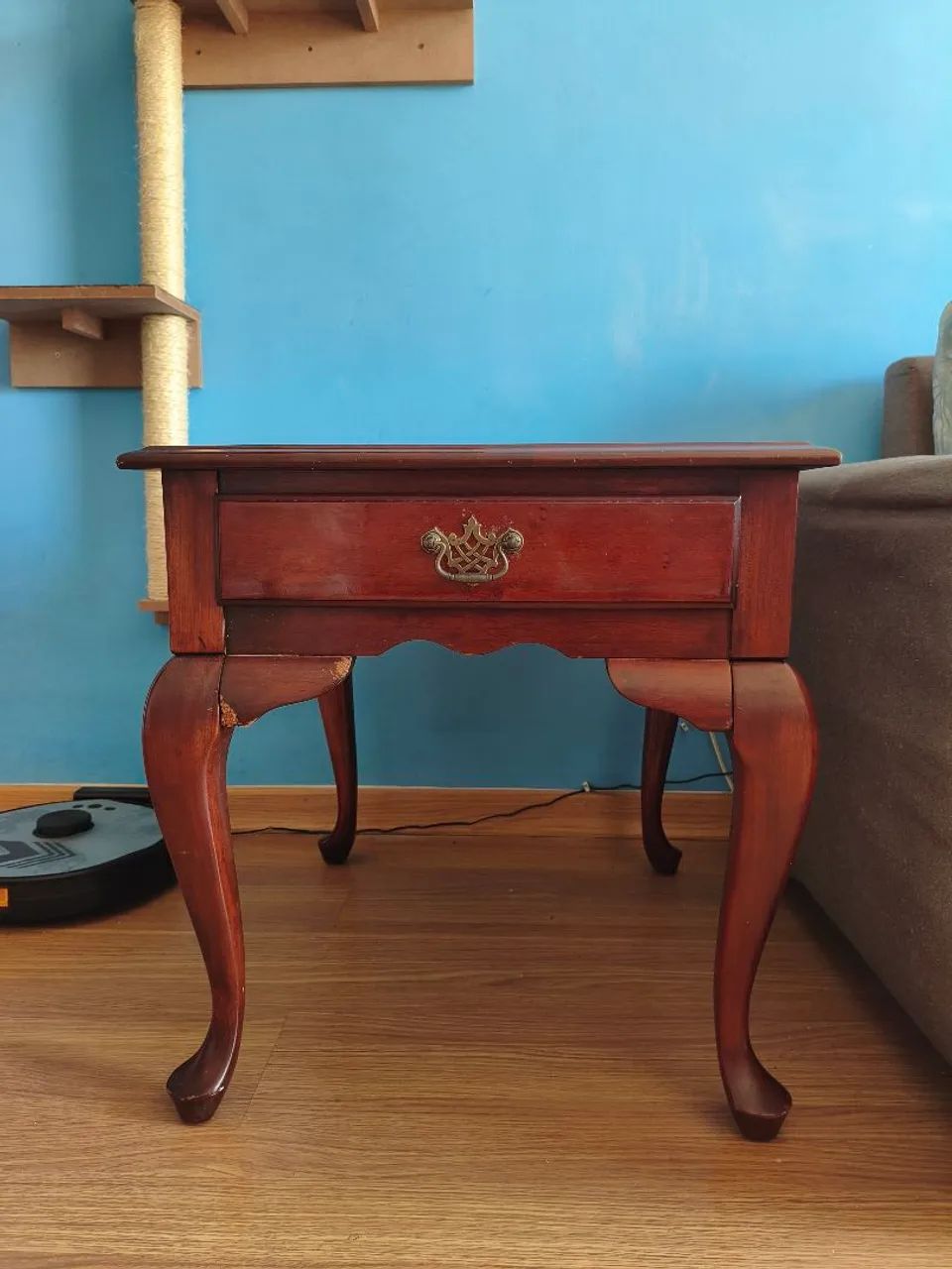 Mesa lateral vintage em madeira