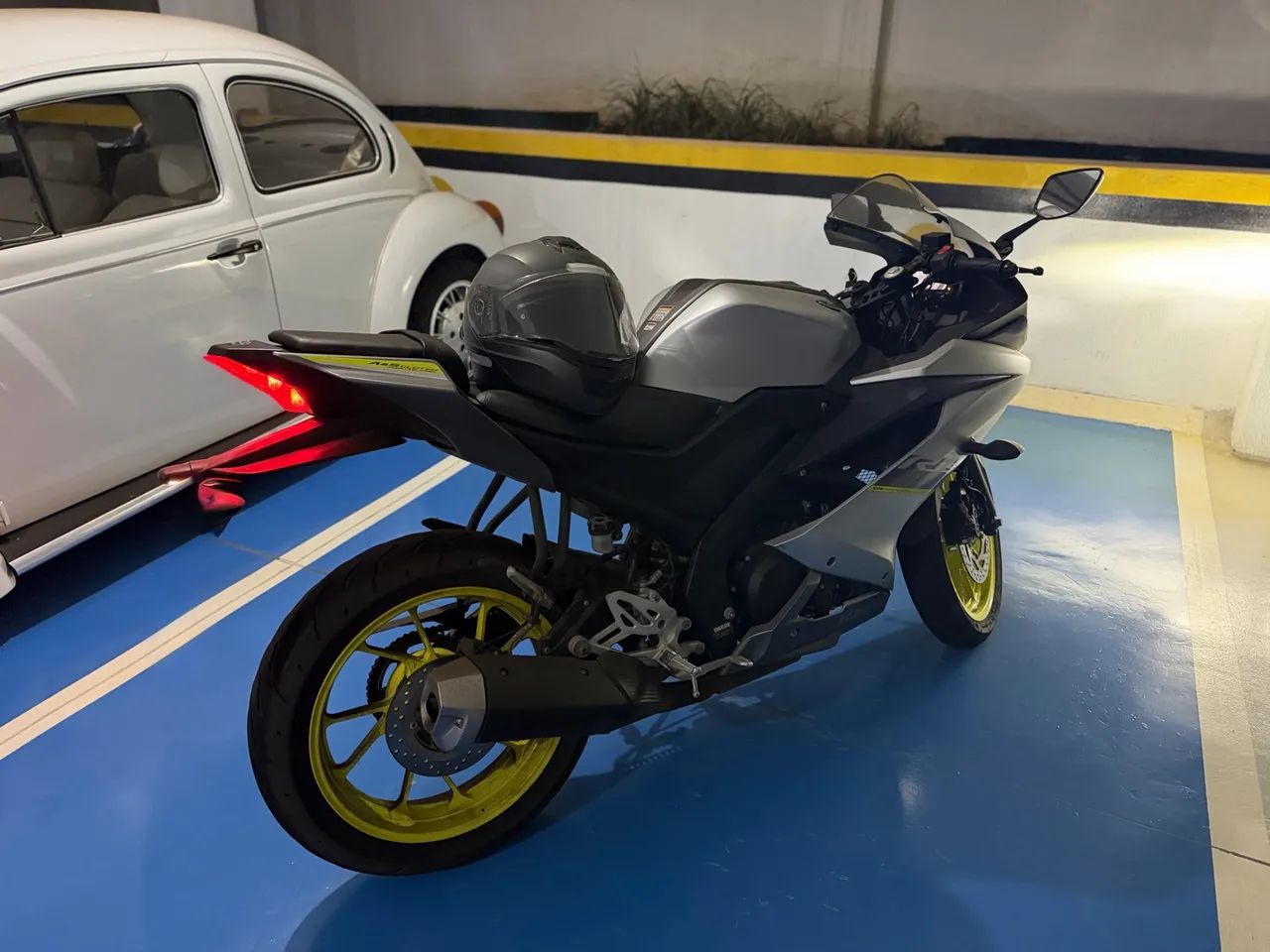 Yamaha R15 2024 - Foto 2