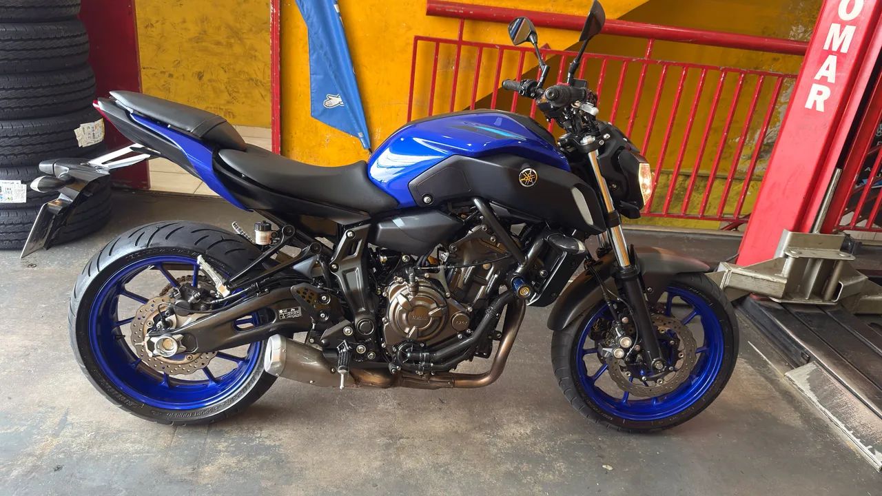 YAMAHA MT 07 - Foto 3