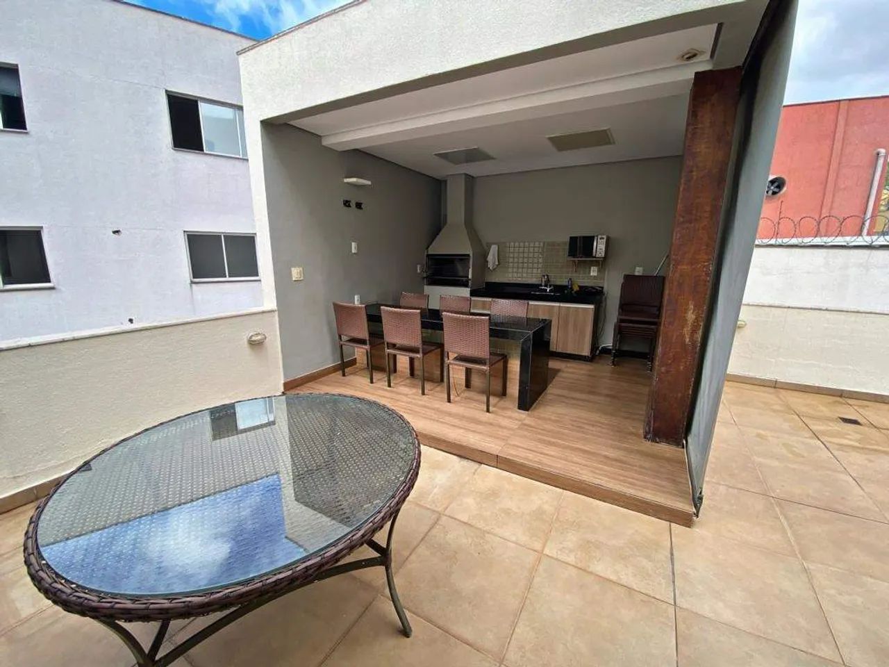 Alugo salas com 150 m2