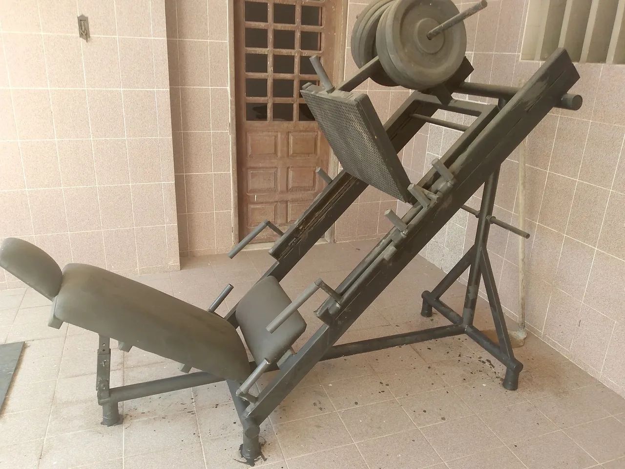 Aparelho de academia leg press 45 graus