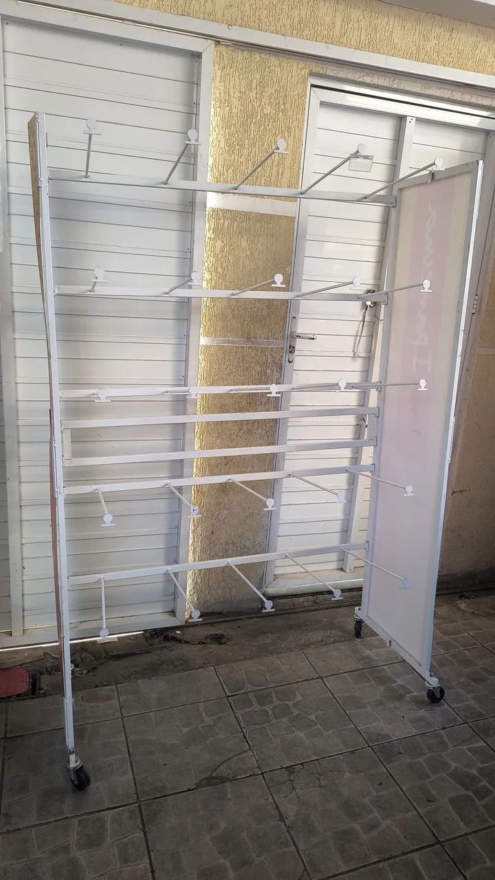Vendo expositor Ipanema com rodinhas R$220 cada. Retirada em Realengo  - Foto 2