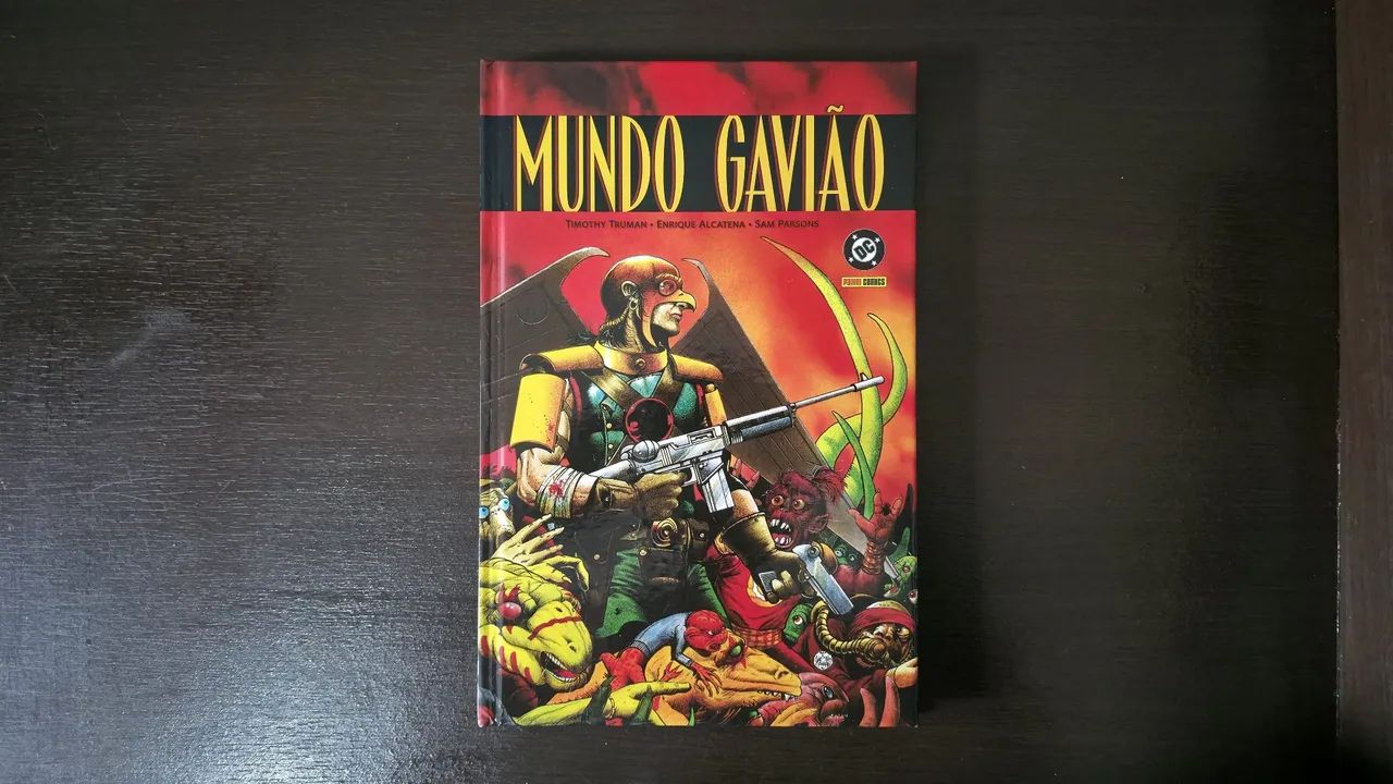 Mundo Gavião - DC Comics - HQ Panini