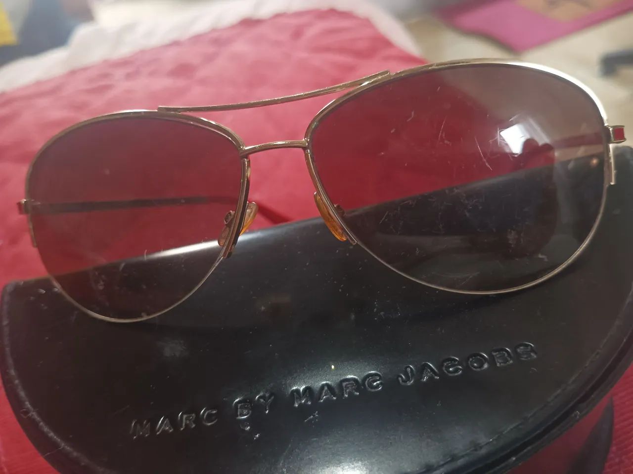 óculos de sol aviador da marca Marc by Marc Jacobs,  LEIA O ANÚNCIO  - Foto 3
