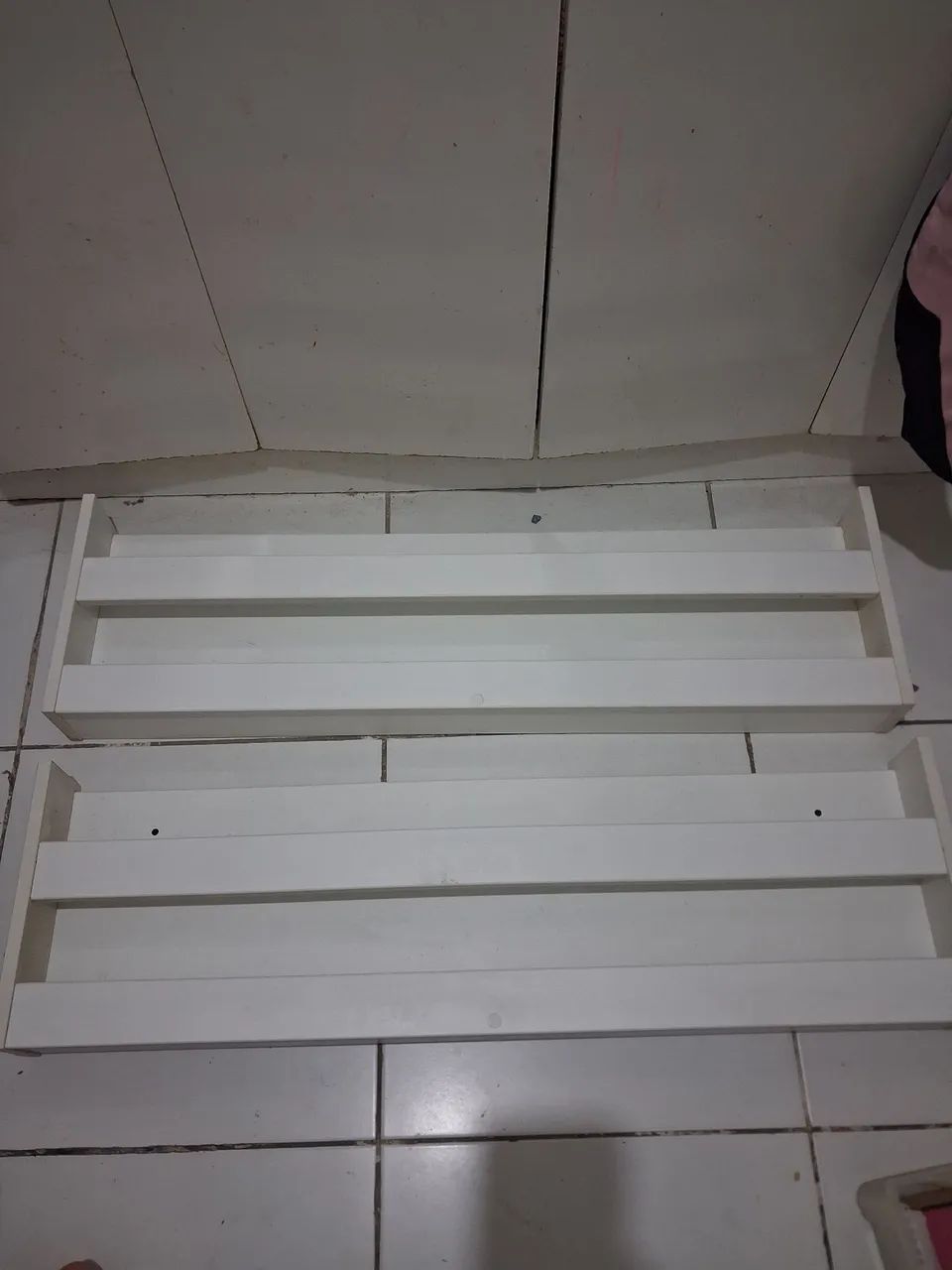 PRATELEIRAS BRANCAS PARA QUARTO - Foto 2