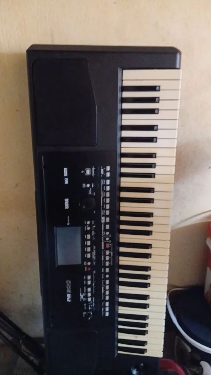 Teclado PA 300 bom estado 