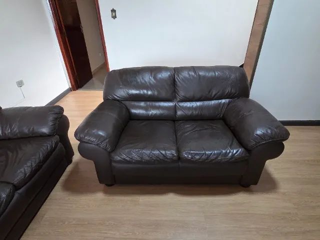 Conjunto de sofá em couro, 5 lugares. - Foto 4