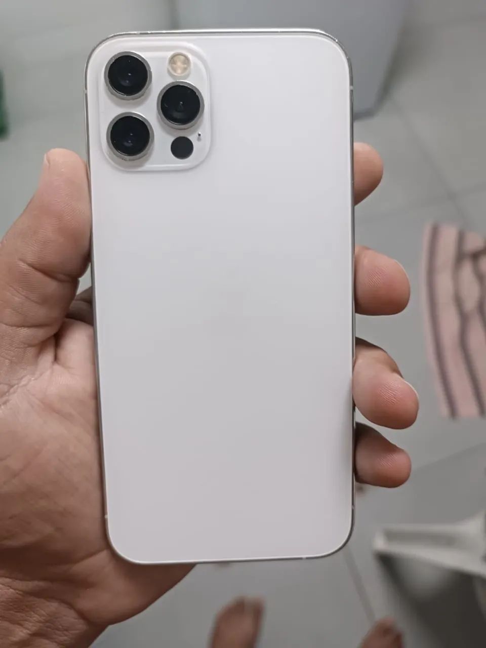 Vendo ou troco iPhone 12 Pro 128g 83% - Foto 2