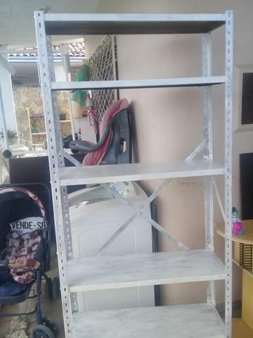 Vende se 01 partilheira de aço conservada