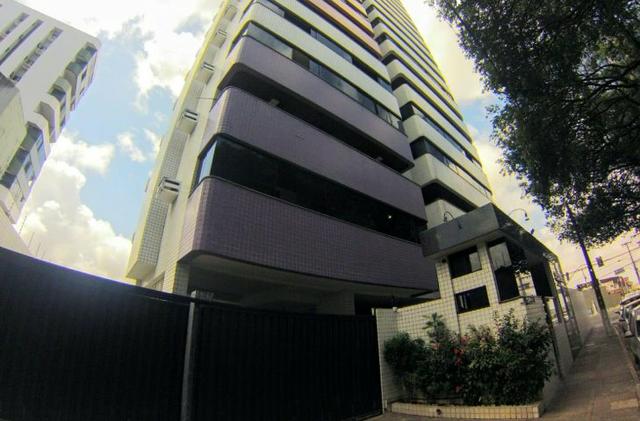 Apartamento em Petrópolis, com 260metros, 4 suites, 4 salas-Excelente Localização - Foto 2