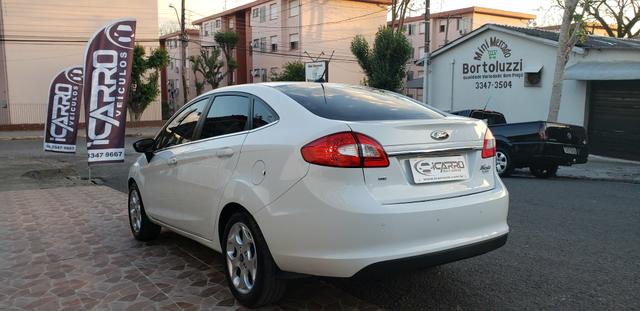 New fiesta sedan se 1.6 flex 2013 completo impecável - Foto 6