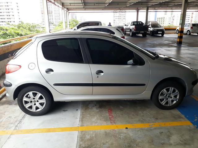 Peugeot 206 ano 2010 - Foto 5