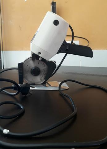 Maquina de corte de tecido Singer - Foto 3