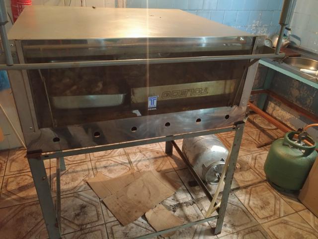 Forno a gás com pedra refratária
