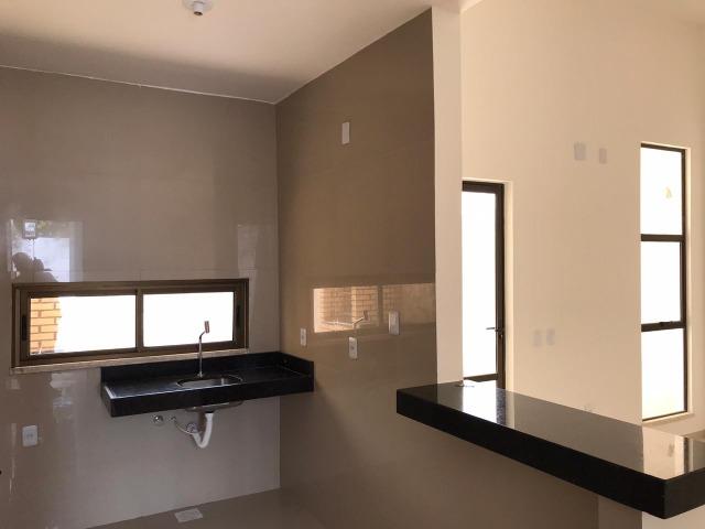 Casa Plana no Eusébio, 3 quartos, suítes, churrasqueira, excelente localização! - Foto 6