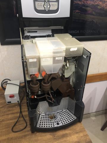 Vendo máquina de café Saeco Phedra 220V - Foto 3