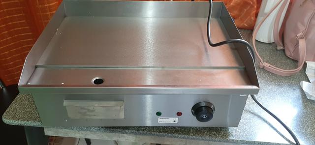 Vendo uma chapa de churrasco eletrica nunca usada