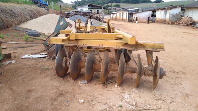 Trator e implementos - Foto 5
