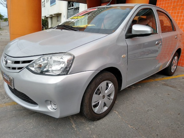 Etios X 1.5 2017 Completo + ipva 2020 + Financiamos e aceitamos troca - Foto 3