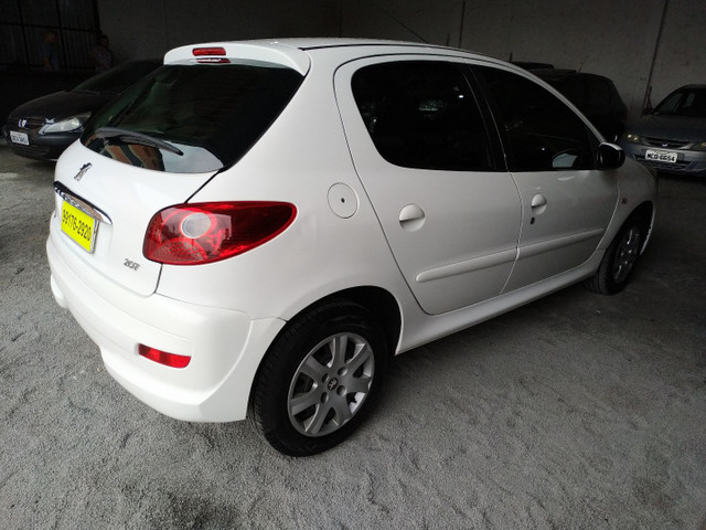 Peugeot 207 Xr 1.4 Branco Completo,com Ar condicionado. - Foto 4