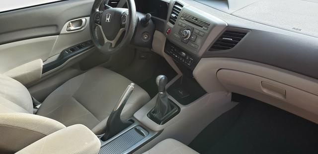 Civic 1.8 LXS ano 2014 - única dona - câmbio manual - Foto 4