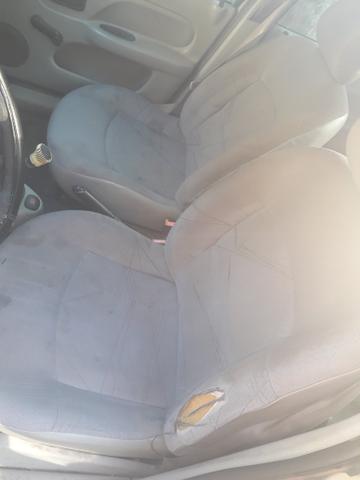 Clio Sedan 16v 1.0 4 portas (leia) - Foto 4