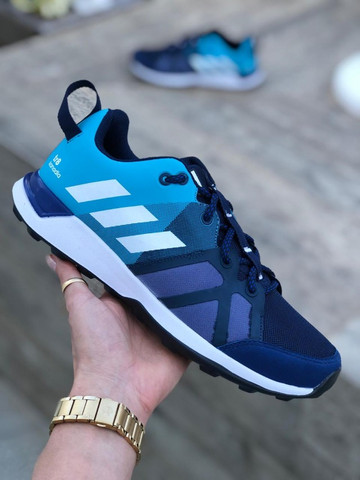 tenis adidas para revenda
