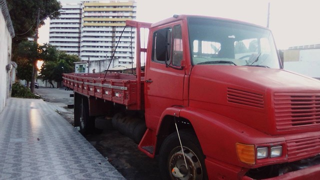 CAMINHÃO MERCEDES BENZ