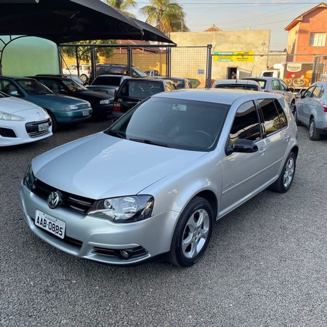 VOLKSWAGEN GOLF 1.6 SPORTLINE 8V FLEX 4P MANUAL