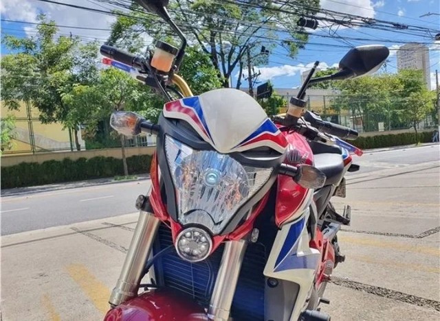 HONDA CB 1000R