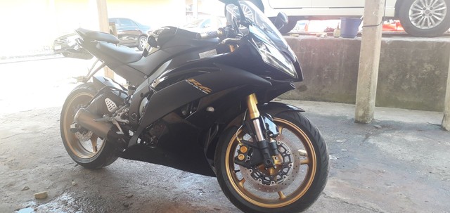 YAMAHA R6