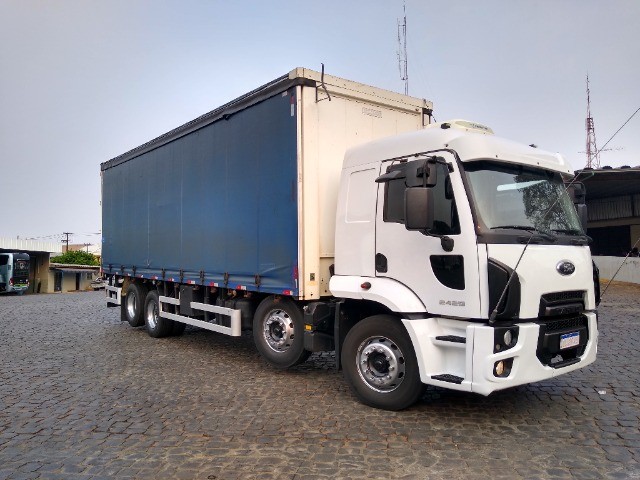 FORD CARGO