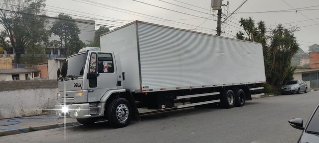 FORD CARGO 2422