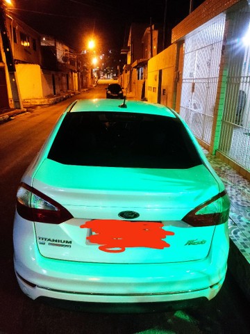 New Fiesta titanium Automático